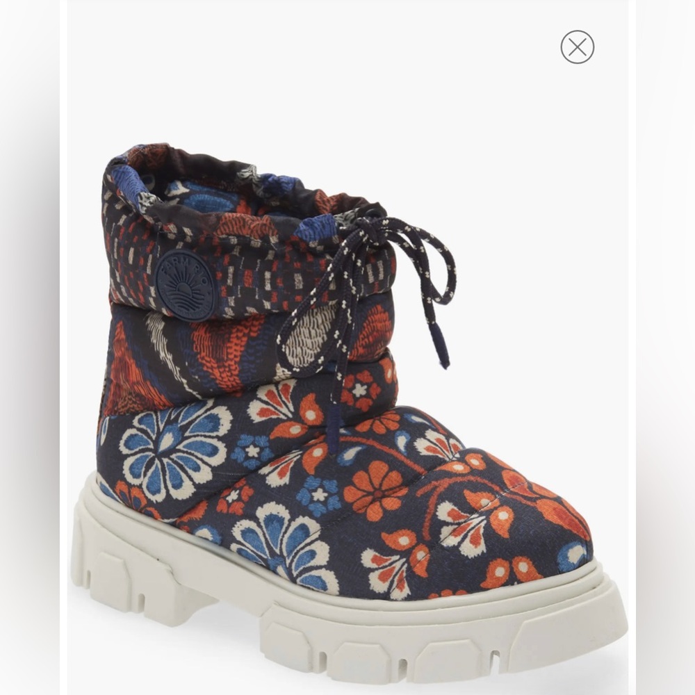 Anthropologie | Farm Rio Pineapple Flower Lug Sole Puffer Boot Size 7.5